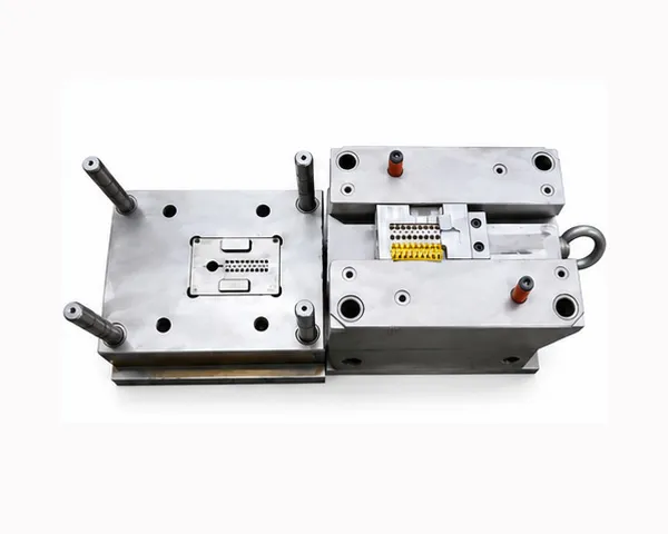 注塑模具制造实拍5